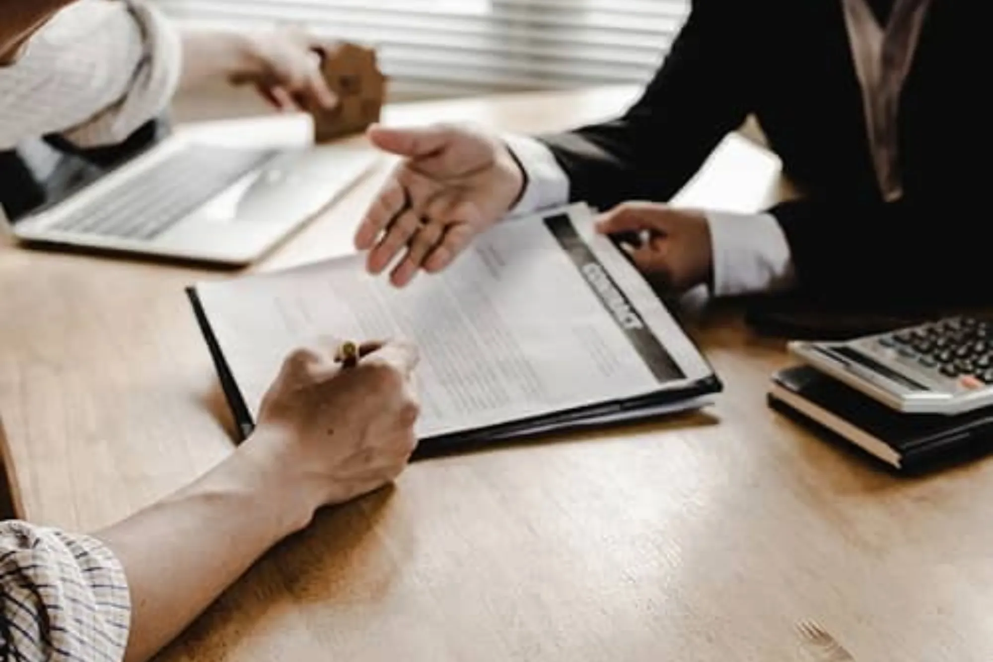Can Dubai Lawyers Assist with Setting Up a Free Zone Company