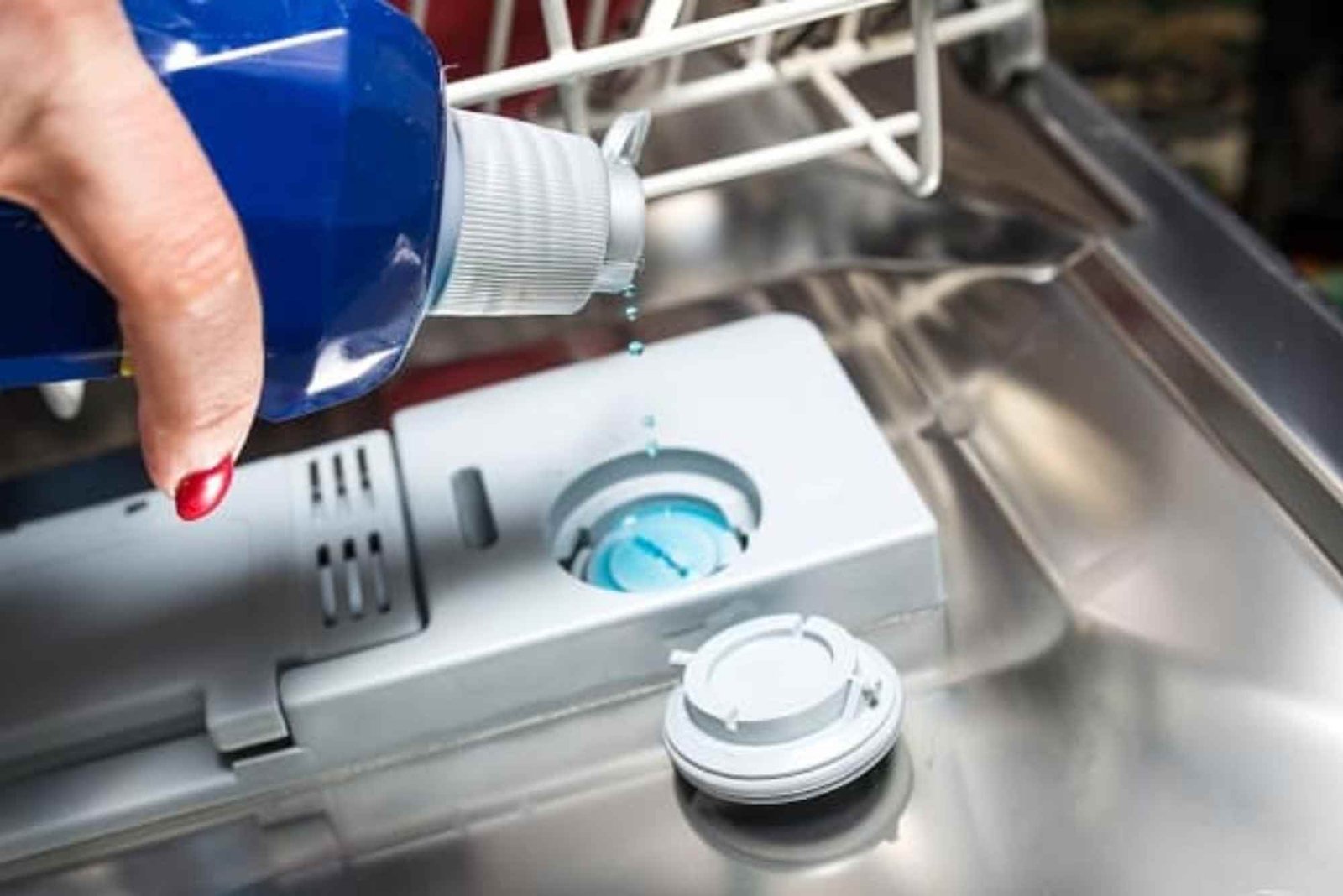 Why Dishwashers Leave Grease on Plates